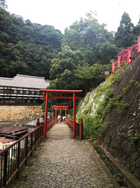 足取り軽く