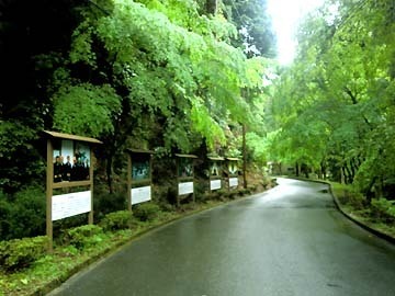 看板には、それぞれの僧侶の一生が紹介されてました