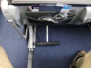 これなら安心して足元にカバンも置けるよねぇ
