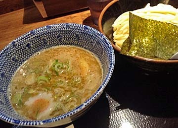コチラも満足